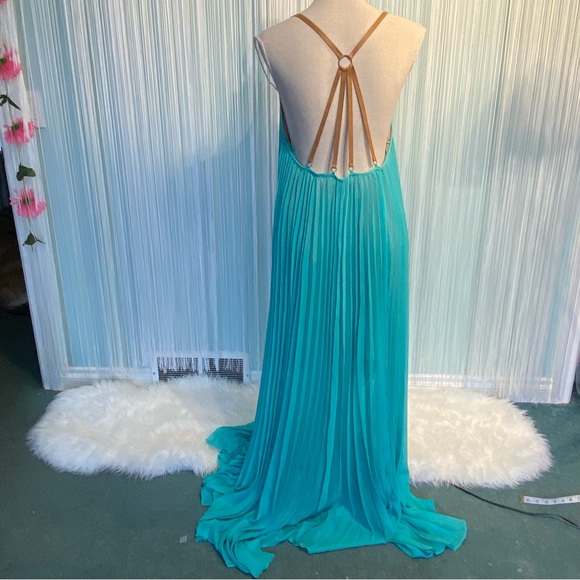 BCBGMAXAZRIA Pleated Maxi Dress NWT Size L - Picture 12 of 17